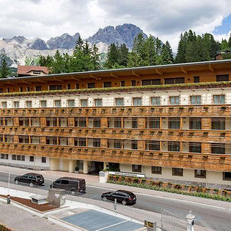 Radisson Residences Savoia Palace Cortina dʼAmpezzo Exterior foto