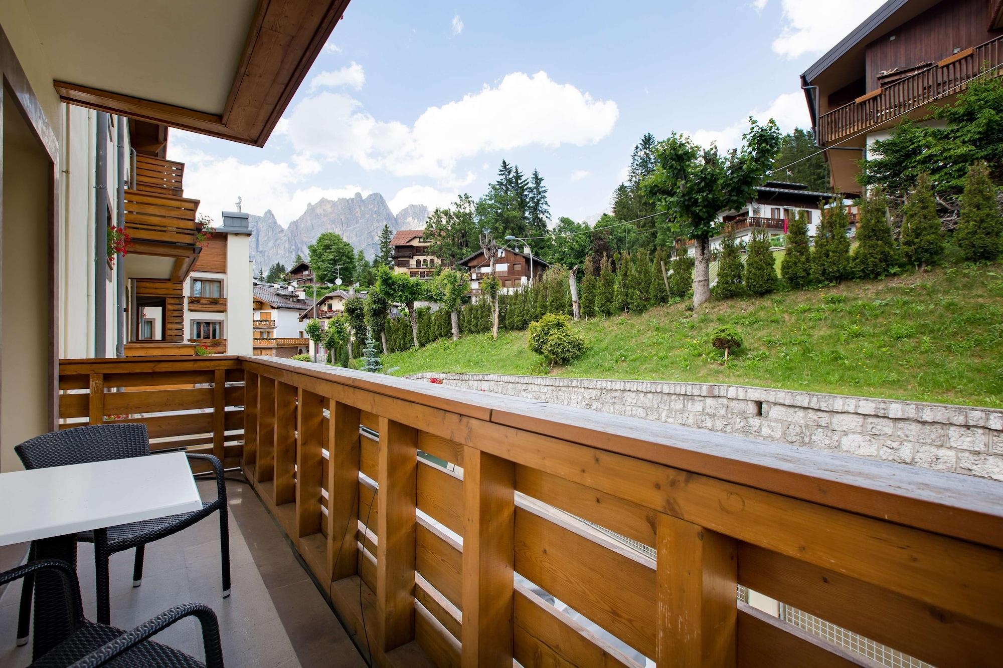 Radisson Residences Savoia Palace Cortina dʼAmpezzo Exterior foto